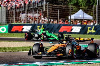  Oscar Piastri (AUS) - McLaren Formula 1 Takımı - McLaren MCL39 - Mercedes Formula 1 AWS Gran Premio del Made in Italy e dell 'Emilia Romagna 2025 - Autodromo Enzo e Dino Ferrari, Imola (BO) İtalya - 15 Mayıs 2025, 