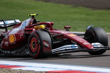  Lewis Hamilton (GBR) - Scuderia Ferrari - Ferrari SF-25 - Ferrari Formula 1 AWS Gran Premio del Made in Italy e dell 'Emilia Romagna 2025 - Autodromo Enzo e Dino Ferrari, Imola (BO) İtalya 15-18 Mayıs 2025 tarihleri arasında, 