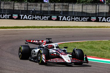  Esteban Ocon (FRA) - Haas F1 Takımı - Haas VF-25 - AWS Gran Premio del Made in Italy e dell 'Emilia Romagna 2025 - Autodromo Enzo e Dino Ferrari, Imola (BO) İtalya - 15 Mayıs 2025, 