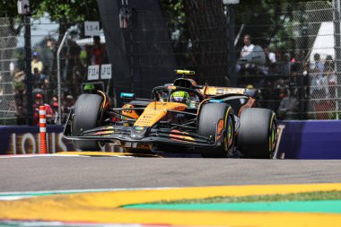  Lando Norris (GBR) - McLaren Formula 1 Takımı - McLaren MCL39 - AWS Gran Premio del Made in Italy e dell 'Emilia Romagna 2025 - Autodromo Enzo e Dino Ferrari, Imola (BO) İtalya - 15 Mayıs 2025, 