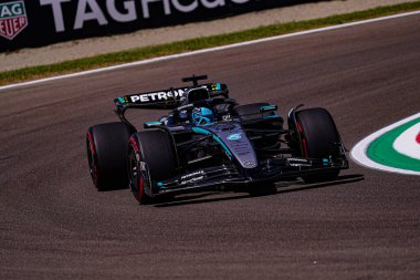  George Russell (GBR) - Mercedes-AMG PETRONAS F1 Takımı - Mercedes W16 - AWS Gran Premio del Made in Italy e dell 'Emilia Romagna 2025 - Autodromo Enzo e Dino Ferrari, Imola (BO) Italy 15-18 Mayıs 2025 tarihleri arasında, 