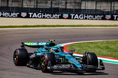  Fernando Alonso (ESP) - Aston Martin Aramco F1 Takımı - Aston Martin AMR25 - AWS Gran Premio del Made in Italy e dell 'Emilia Romagna 2025 - Autodromo Enzo e Dino Ferrari, Imola (BO) İtalya - 15 Mayıs 2025, 