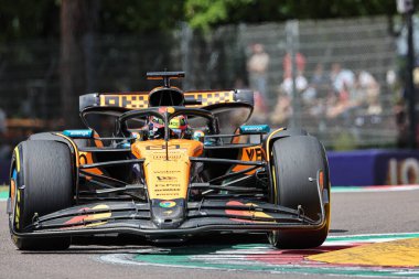  Oscar Piastri (AUS) - McLaren Formula 1 Takımı - McLaren MCL39 - Mercedes Formula 1 AWS Gran Premio del Made in Italy e dell 'Emilia Romagna 2025 - Autodromo Enzo e Dino Ferrari, Imola (BO) İtalya - 15 Mayıs 2025, 