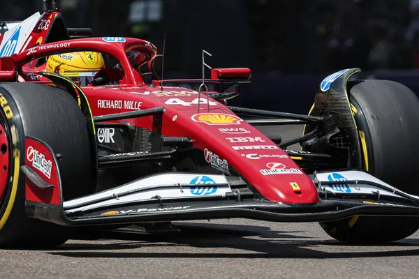  Lewis Hamilton (GBR) - Scuderia Ferrari - Ferrari SF-25 - Ferrari Formula 1 AWS Gran Premio del Made in Italy e dell 'Emilia Romagna 2025 - Autodromo Enzo e Dino Ferrari, Imola (BO) İtalya 15-18 Mayıs 2025 tarihleri arasında, 