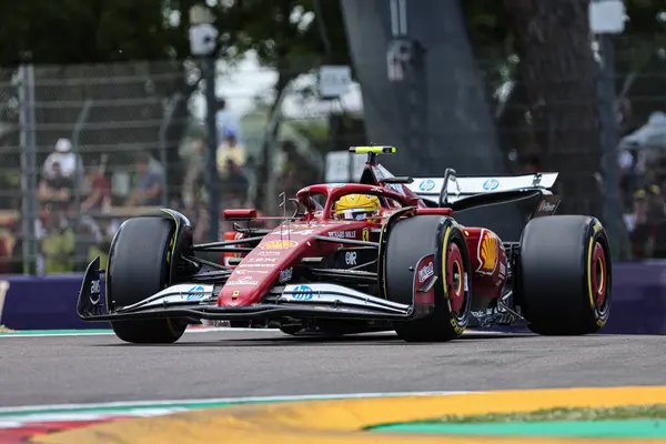  Lewis Hamilton (GBR) - Scuderia Ferrari - Ferrari SF-25 - Ferrari Formula 1 AWS Gran Premio del Made in Italy e dell 'Emilia Romagna 2025 - Autodromo Enzo e Dino Ferrari, Imola (BO) İtalya 15-18 Mayıs 2025 tarihleri arasında, 
