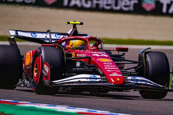  Lewis Hamilton (GBR) - Scuderia Ferrari - Ferrari SF-25