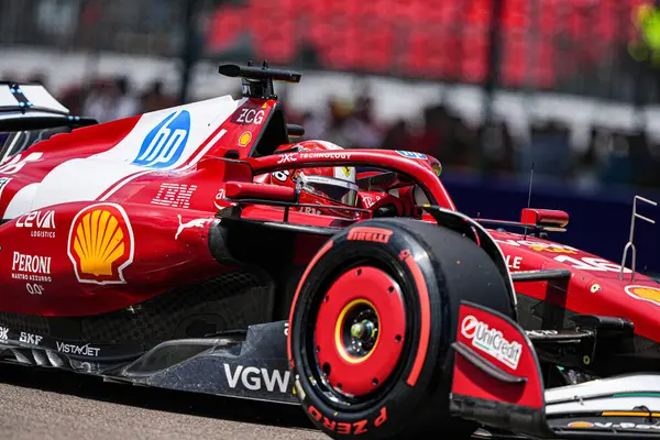  Charles Leclerc (MON) - Scuderia Ferrari - Ferrari SF-25 - Ferrari Formula 1 AWS Gran Premio del Made in Italy e dell 'Emilia Romagna 2025 - Autodromo Enzo e Dino Ferrari, Imola (BO) İtalya 15-18 Mayıs 2025 tarihleri arasında, 