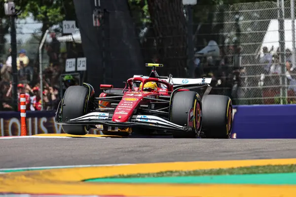  Lewis Hamilton (GBR) - Scuderia Ferrari - Ferrari SF-25 - Ferrari Formula 1 AWS Gran Premio del Made in Italy e dell 'Emilia Romagna 2025 - Autodromo Enzo e Dino Ferrari, Imola (BO) İtalya 15-18 Mayıs 2025 tarihleri arasında, 