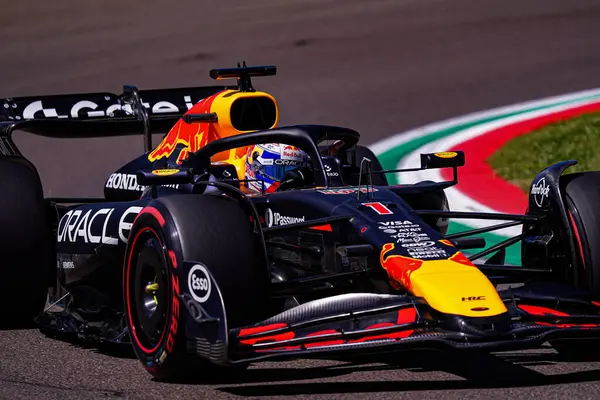  Max Verstappen (NED) - Oracle Red Bull Racing - Red Bull RB21 - AWS Gran Premio del Made in Italy e dell 'Emilia Romagna 2025 - Autodromo Enzo e Dino Ferrari, Imola (BO) Italy 15-18 Mayıs 2025 tarihleri arasında, 