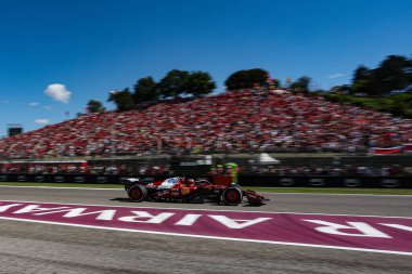  Charles Leclerc (MON) - Scuderia Ferrari - Ferrari SF-25 - Ferrari Formula 1 AWS Gran Premio del Made in Italy e dell 'Emilia Romagna 2025 - Autodromo Enzo e Dino Ferrari, Imola (BO) İtalya 15-18 Mayıs 2025 tarihleri arasında, 