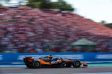  Lando Norris (GBR) - McLaren Formula 1 Takımı - McLaren MCL39 - AWS Gran Premio del Made in Italy e dell 'Emilia Romagna 2025 - Autodromo Enzo e Dino Ferrari, Imola (BO) İtalya - 15 Mayıs 2025, 