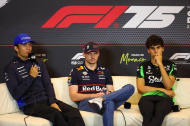  Alexander Albon (THA) - Williams Racing - Williams FW47 - Mercedes, Max Verstappen (NED) - Oracle Red Bull Racing - Red Bull RB21 - Honda RBPT, Gabriel Bortoleto (BRA) Stake F1 Team Sauber during F1 Press Conferende - Formula 1 Ta