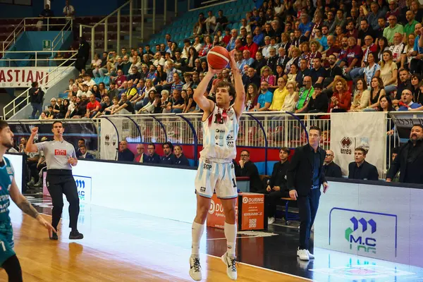 Piksin Lorenzo - Gerçek Sebastiani Riet