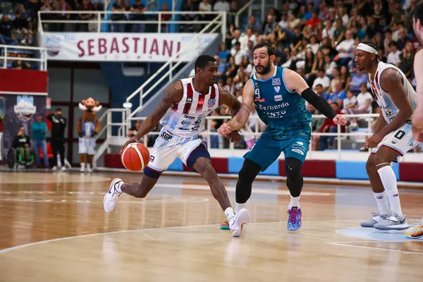 Harris Jordan - Real Sebastiani Rieti, Acqua S.Bernardo Cantu, 29 Mayıs 2025, PalaSojourner Rieti, Playoff Quarter Game1 - 2024-2025
