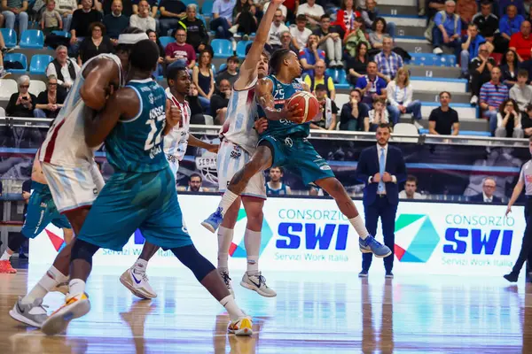 McGee Tyrus - Acqua San Bernardo Cant