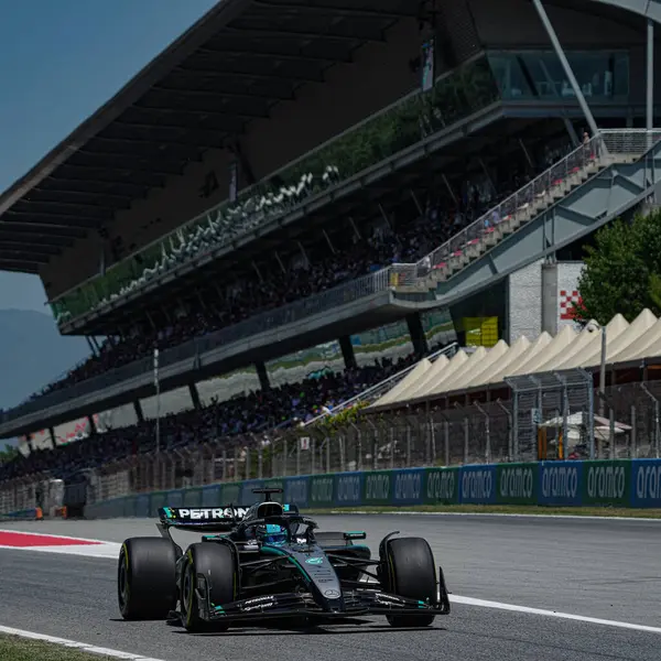  George Russell (GBR) - Mercedes-AMG PETRONAS F1 Takımı - Mercedes W16 - Mercedes E Performansı Formula 1 Aramco Gran Premio de Espana 2025 - Circuit de Catalunya, Barcelona, İspanya, May29, 1 Haziran 2025 