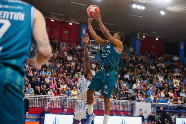 McGee Tyrus - Acqua San Bernardo Cant