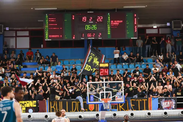 RSR Rieti vs CANTU sırasında Palasojourner 'da YARDIM RIETİ