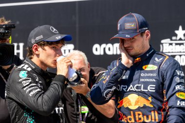  Andrea Kimi Antonelli (ITA) - Mercedes-AMG PETRONAS F1 Takımı - Mercedes W16 - Mercedes E Performansı ve Max Verstappen (NED) - Oracle Red Bull RB21 - Red Bull RBPT Formula 1 Pirelli Grand Prix du Canada 2025, Montreal, Quebec,