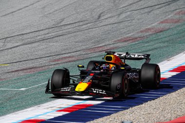  Max Verstappen (NED) - Oracle Red Bull Racing - Red Bull RB21 - Formula 1 sırasında Honda RBPT Avusturya Grand Prix 2025, Spielberg, Avusturya