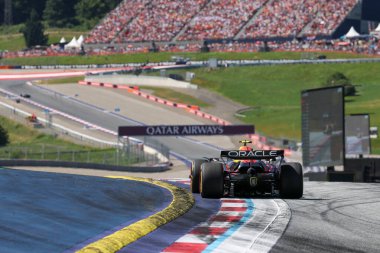  Yuki Tsunoda (JPN) - Oracle Red Bull Racing - Red Bull RB21 - Formula 1 sırasında Honda RBPT Avusturya Grand Prix 2025, Spielberg, Avusturya