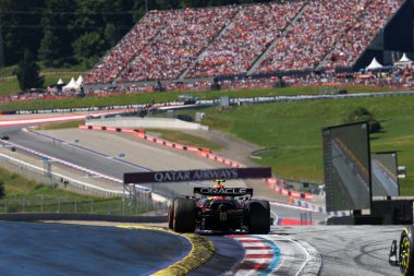  Yuki Tsunoda (JPN) - Oracle Red Bull Racing - Red Bull RB21 - Formula 1 sırasında Honda RBPT Avusturya Grand Prix 2025, Spielberg, Avusturya