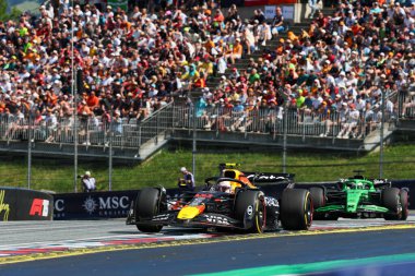  Yuki Tsunoda (JPN) - Oracle Red Bull Racing - Red Bull RB21 - Formula 1 sırasında Honda RBPT Avusturya Grand Prix 2025, Spielberg, Avusturya