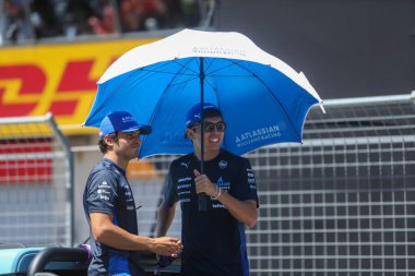  Alexander Albon (THA) - Williams Racing - Williams FW47 - Mercedes Carlos Sainz Jr. (ESP) - Williams Racing - Williams FW47 - Formula 1 MSC Grand Prix 2025 sırasında Mercedes, Avusturya Spielberg, Avusturya - 26-29 Haziran tarihleri arasında Avusturya - 24.