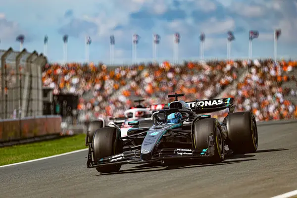  George Russell (GBR) - Mercedes-AMG PETRONAS F1 Ekibi - Mercedes W16 - Mercedes E Performansı, Formula 1 Heineken Hollanda Grand Prix 2025, Zandvoort, Hollanda, 28-31 Ağustos 2025 - Dünya Champi 'nin 24.