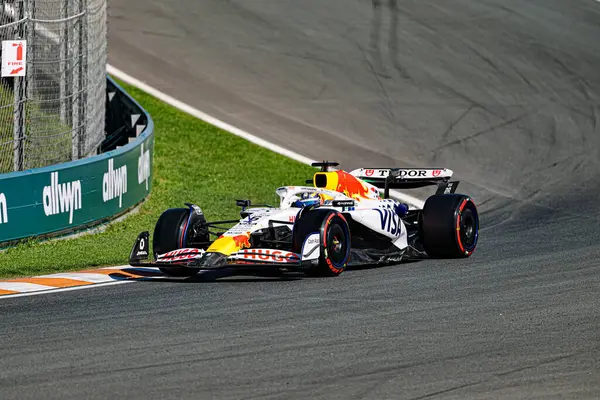 Isaac Hadjar (FRA) Visa Cash App RB F1 Takımı, Formula 1 Heineken Hollanda Grand Prix 2025, Zandvoort, Hollanda, 28-31 Ağustos 2025 F1 Dünya Şampiyonası 'nın 15. Raundu Cuma günü, Formula 1 Heineken' in 2.