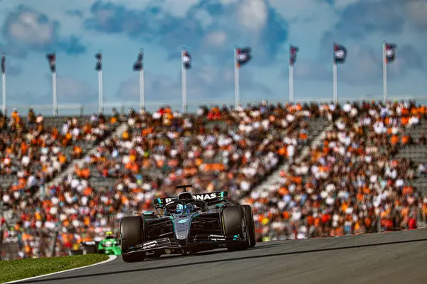  George Russell (GBR) - Mercedes-AMG PETRONAS F1 Ekibi - Mercedes W16 - Mercedes E Performansı, Formula 1 Heineken Hollanda Grand Prix 2025, Zandvoort, Hollanda, 28-31 Ağustos 2025 - Dünya Champi 'nin 24.