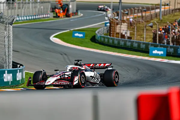  Esteban Ocon (FRA) - Haas F1 Takımı - Haas VF-25 - Formula 1 Hollanda Grand Prix 2025, Zandvoort, Hollanda - Formu 2, Cuma günü 24 Temmuz 2025 F1 Dünya Şampiyonası 'nın 15.
