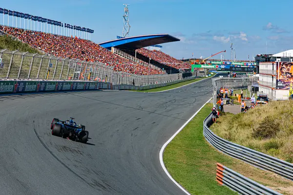  George Russell (GBR) - Mercedes-AMG PETRONAS F1 Ekibi - Mercedes W16 - Mercedes E Performansı, Formula 1 Heineken Hollanda Grand Prix 2025, Zandvoort, Hollanda, 28-31 Ağustos 2025 - Dünya Champi 'nin 24.