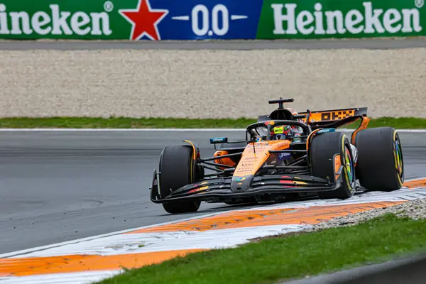  Oscar Piastri (AUS) - McLaren Formula 1 Takımı - McLaren MCL39 - Formula 1 Hollanda Grand Prix 2025, Zandvoort, Hollanda, 28 - 31 Ağustos 2025 Dünya Şampiyonası 15.