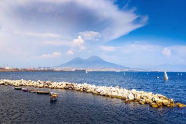 Napoli, İtalya 'dan Vezüv Dağı ve Napoli Körfezi manzarası