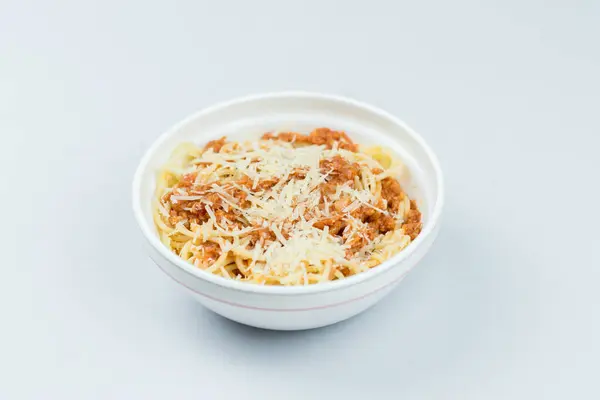 tavuklu ve peynirli makarna