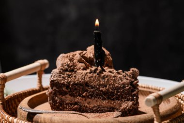 Kremalı çikolatalı pasta.