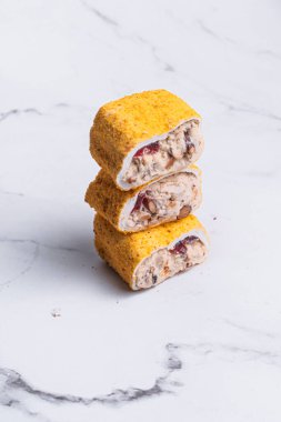 Fıstıklı çikolata ve vanilyalı dürüm.