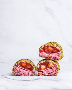 lezzetli taze ev yapımı Çilekli pasta