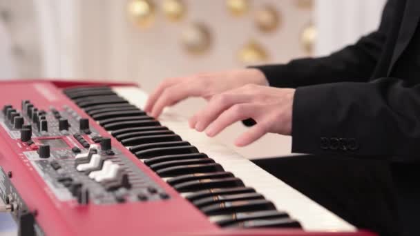 Hands Male Musician Playing Synthesizer Mens Arms Plays Solo Music — Video Stock