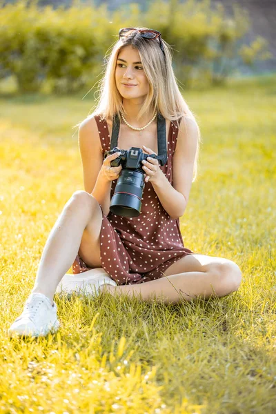Happy Young Hipster Woman Holding Photo Camera Female Phorograrher — Stock Photo, Image