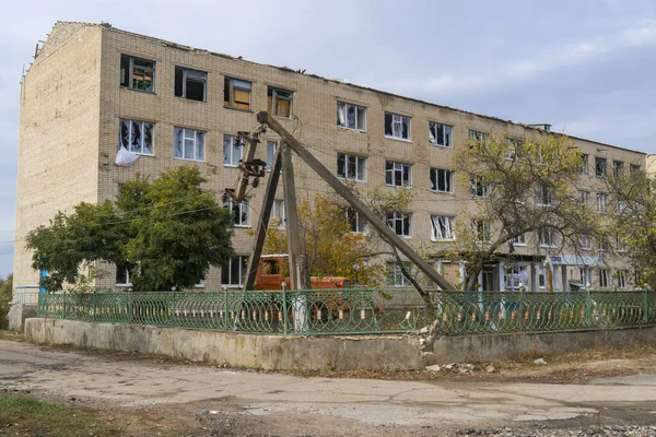 Válka Ukrajině 2022 Ruská Invaze Ukrajinu Bytový Dům Zničený Střelbou — Stock fotografie