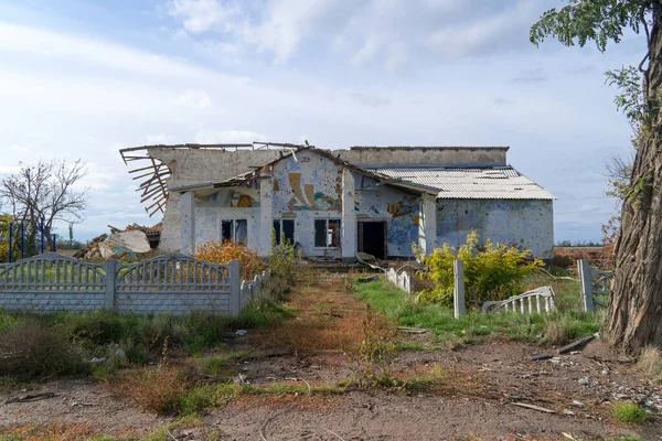Guerra Ucraina 2022 Invasione Russa Dell Ucraina Campagna Casa Distrutta — Foto Stock