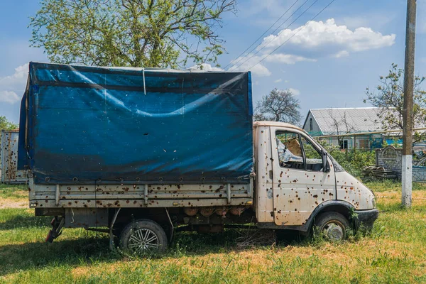 Camión Dañado Por Fuego Artillería Guerra Ucrania Invasión Rusa Ucrania — Foto de Stock