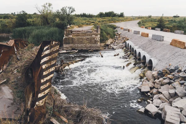 Puente Sobre Río Destruido Por Flujo Agua Catástrofe Desastre Natural —  Fotos de Stock