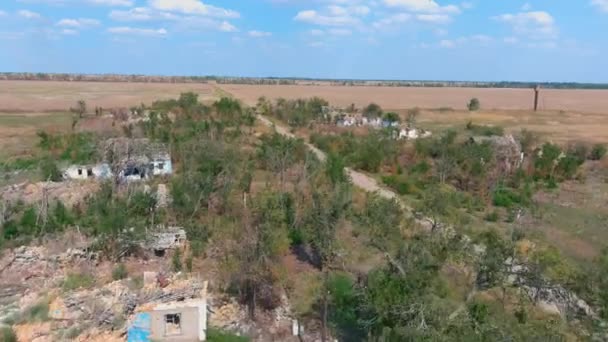 Vue Aérienne Village Détruit Campagne Après Une Bataille Caméra Avance — Video