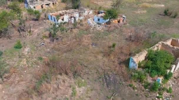 Bir Çatışmadan Sonra Kırsal Kesimdeki Yok Olmuş Bir Köyün Havadan — Stok video