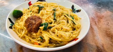 Wok-tastic Feast: Sambal & l ile Hokkien Mee 'nin Tuzlu Zevkleri