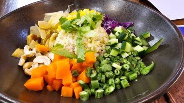Otantik Hakka Lei Cha ile Besleyici Multigrain Rice Delight