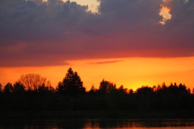 Sonnenuntergang am Lech - Bayern / Sundown at River Lech - Bavyera /